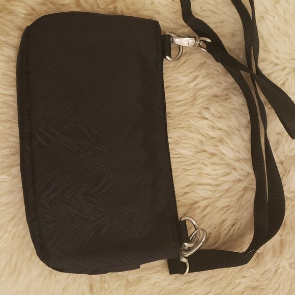 Baggallini -Blk. Crossover - Picture 2 of 3